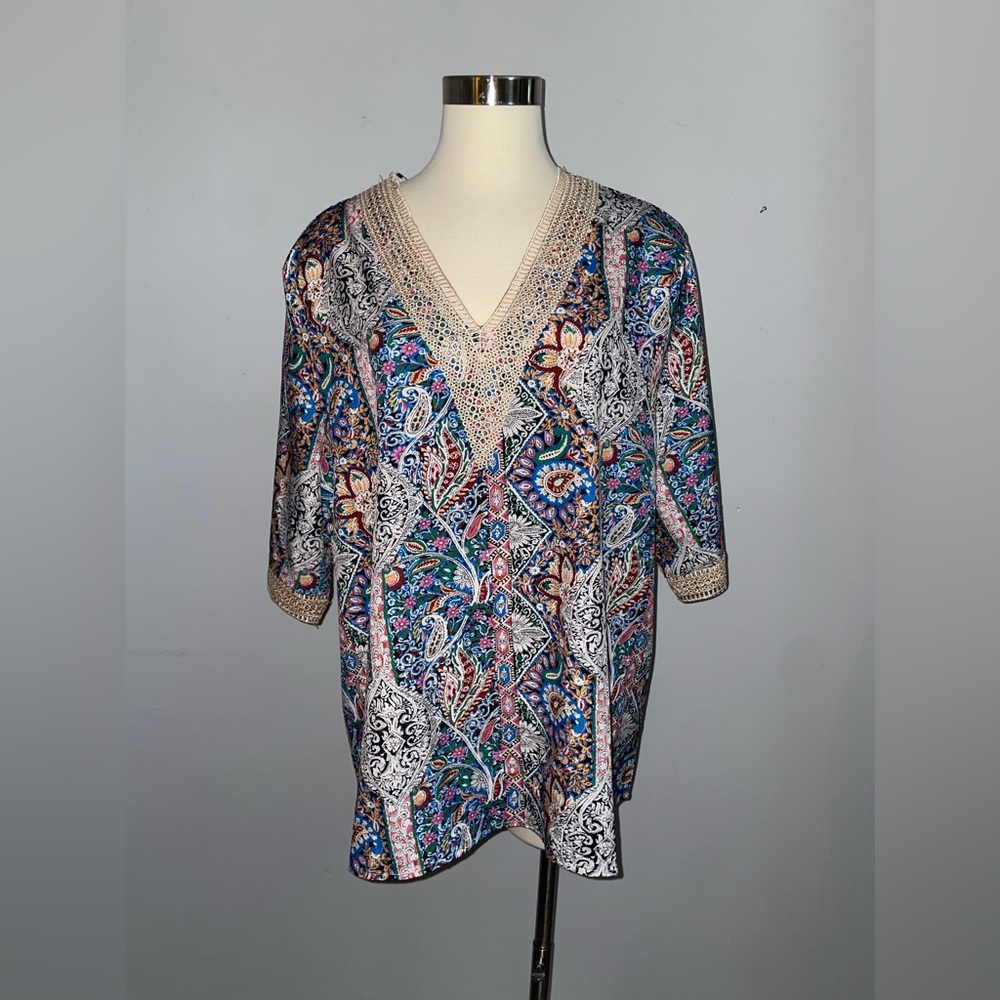 Paisley patterned Relaxed Tunic with macramé embellishments size extra large